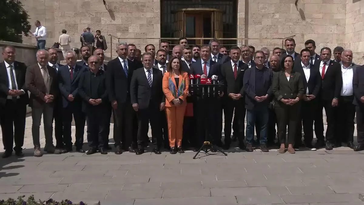CHP’de Kurultay Krizi: 72 İl Başkanından Açıklama