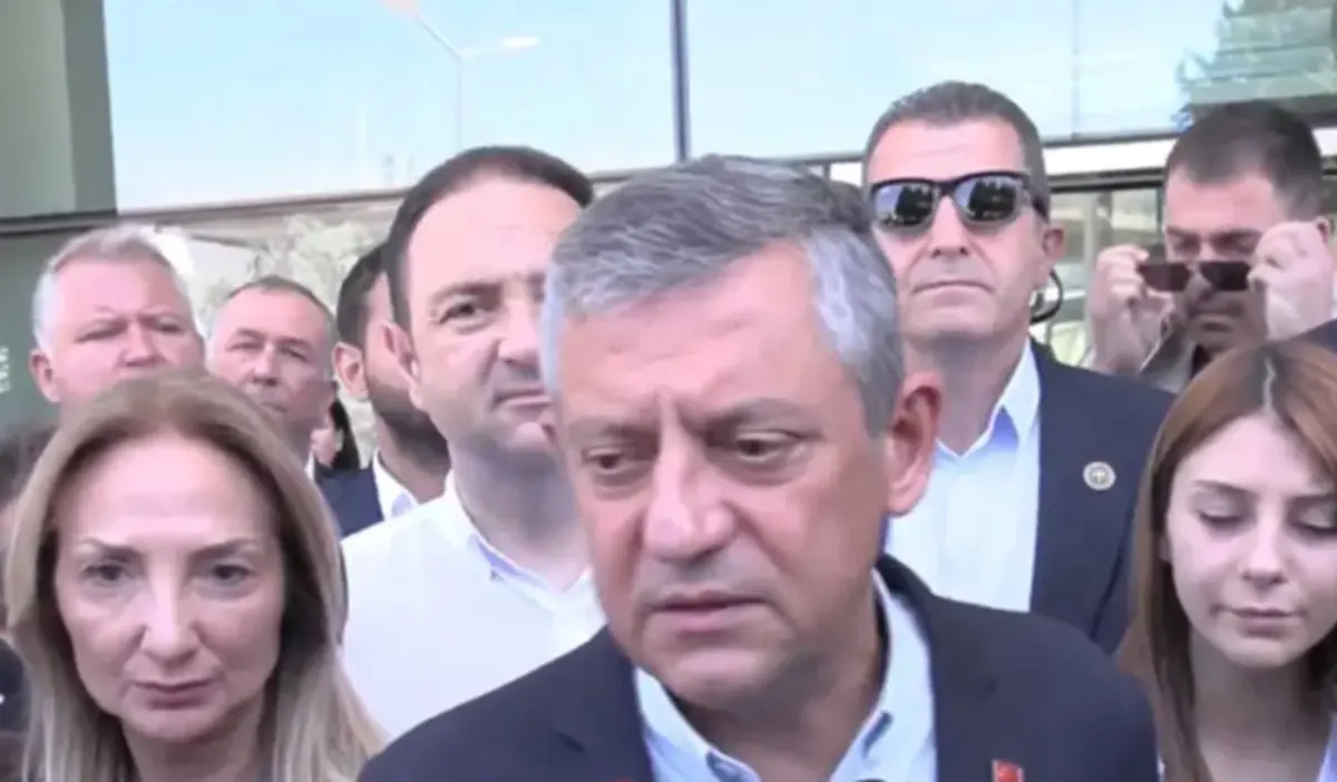 Gergin mitingde Özgür Özel den Kılıçdaroğlu'na