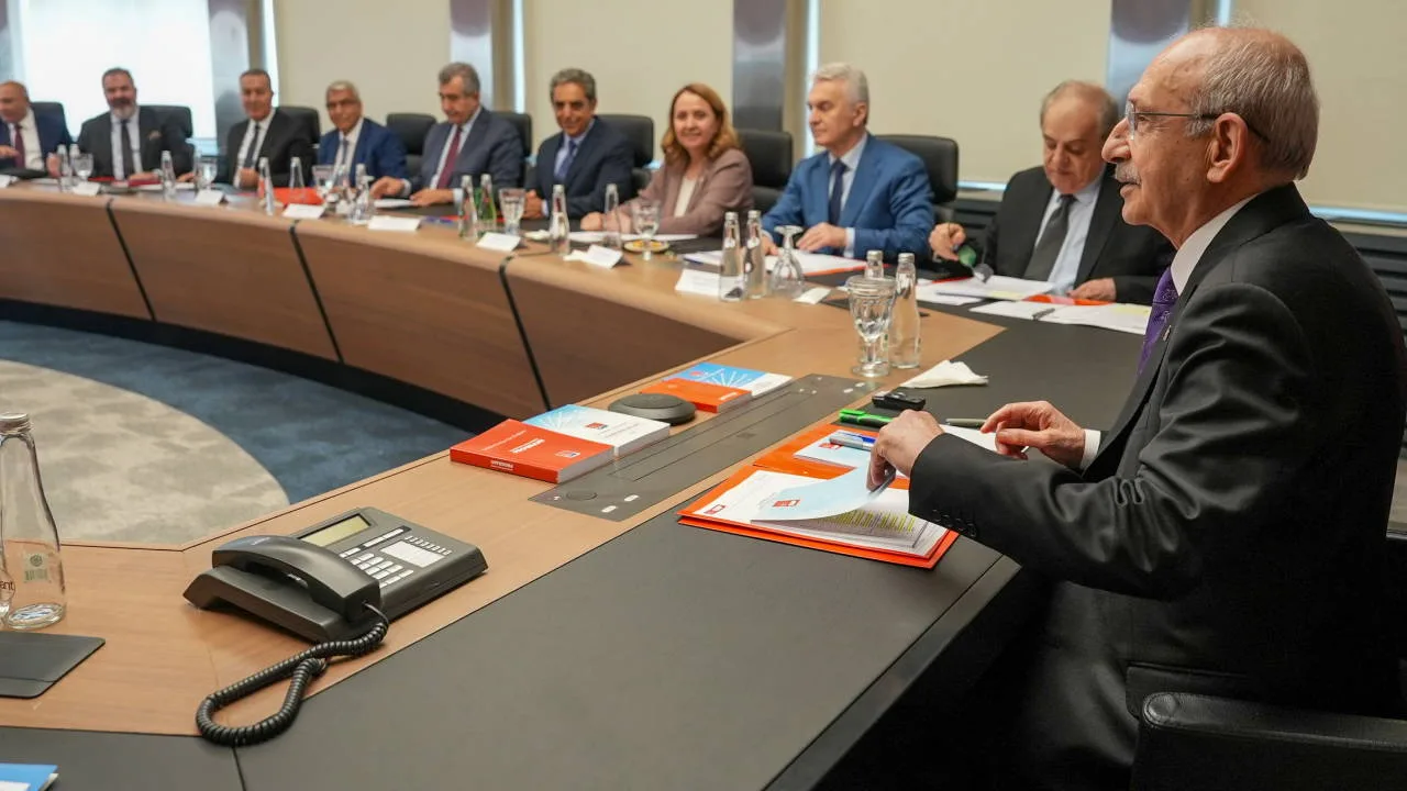 CHP’de MYK Toplantısı: İstanbul İl Başkanı Yolda!