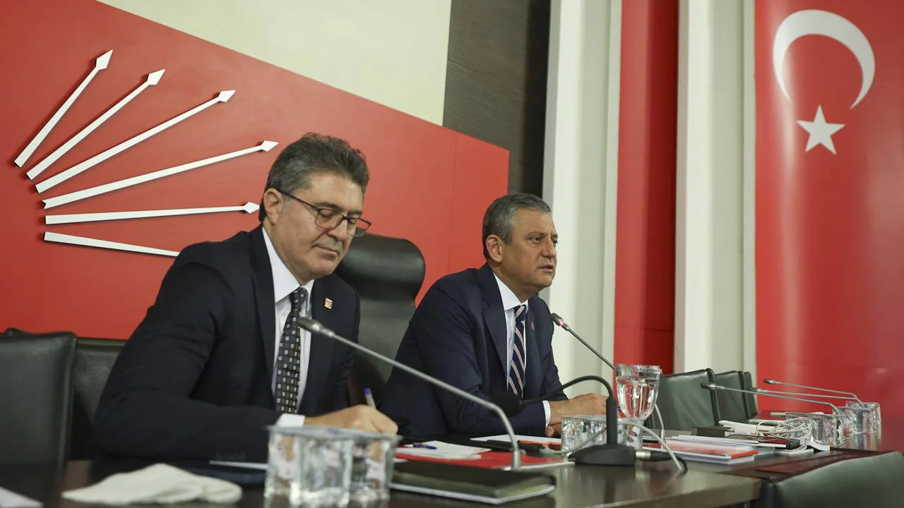 CHP’de Olağanüstü Toplantı: İl Başkanları Bir Arada