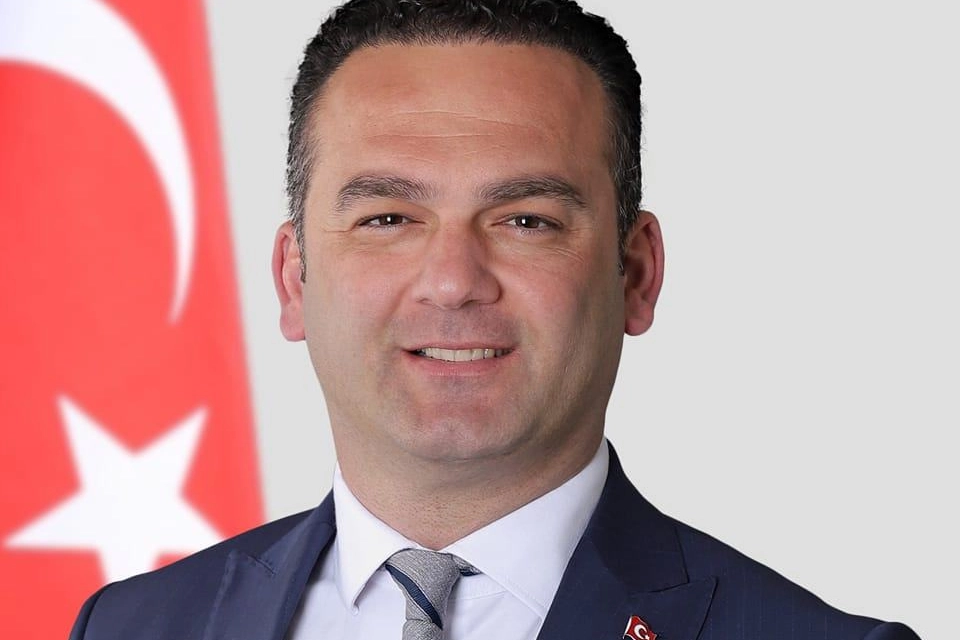 CHP’den İhraç: Görele Belediye Başkanı Dede