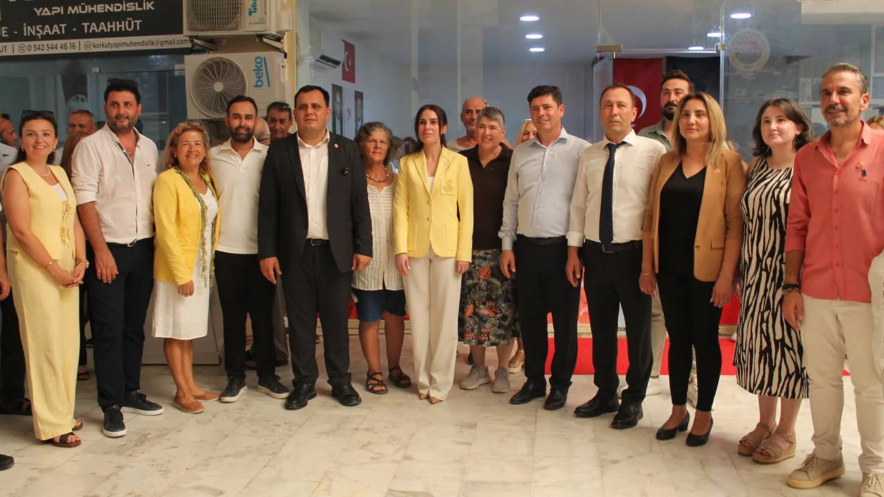 CHP’den istifa, Meclis üyeleri Yeni Parti’ye katıldı