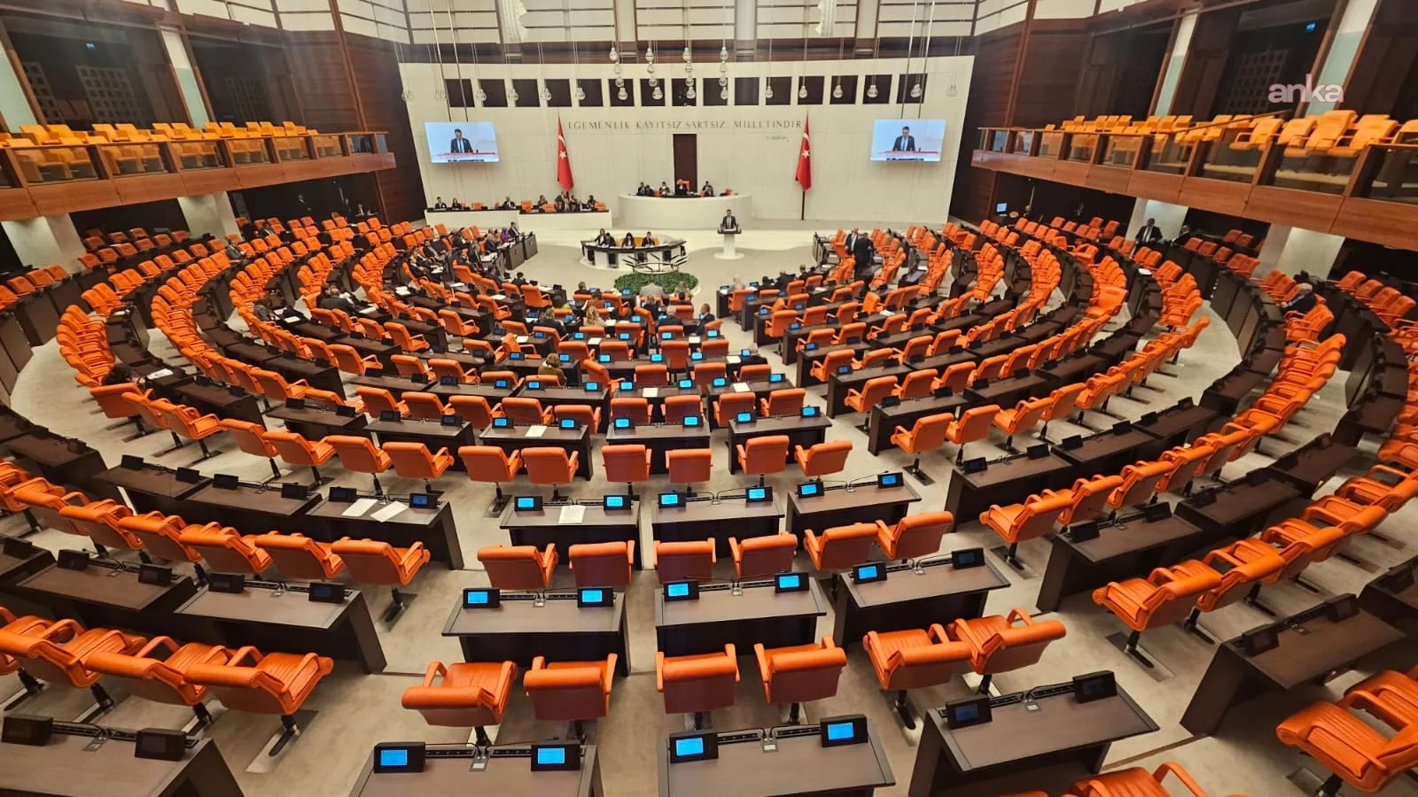 CHP’den Kanun Teklifine Sert Tepki: ‘Saray Yönetimi’