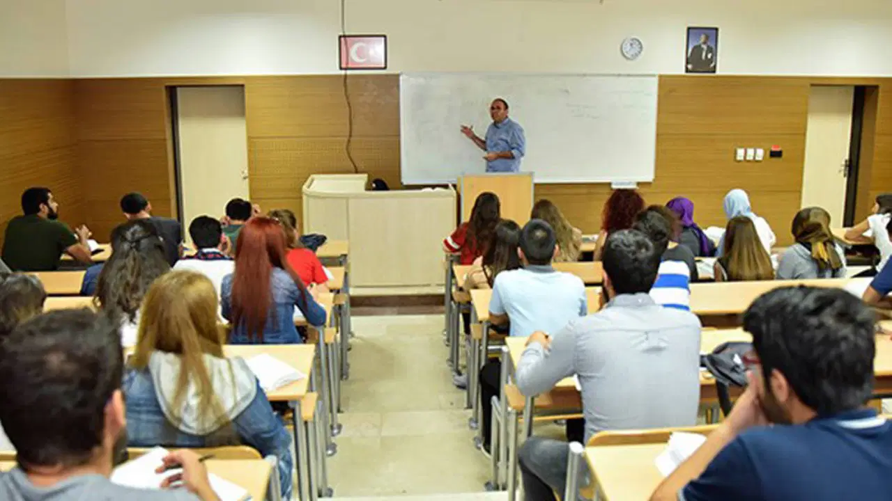 CHP’den Öğrencilere Sağlık Sigortası Teklifi