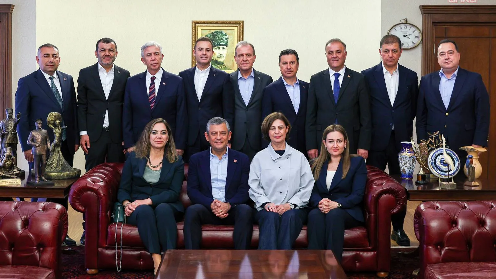 CHP’den Olağanüstü Kurultay Çağrısı!