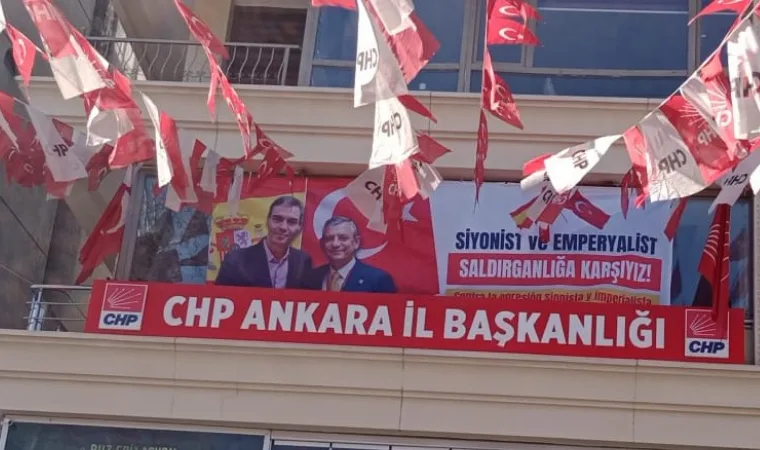 CHP’den Sanchez’e Destek Pankartı Asıldı