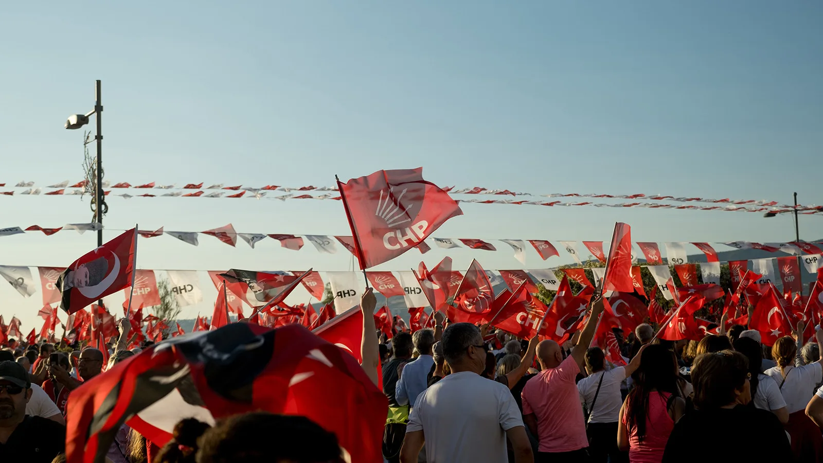 CHP’den Sokak Çağrısı: Kayyum Gelmeden Direniş!