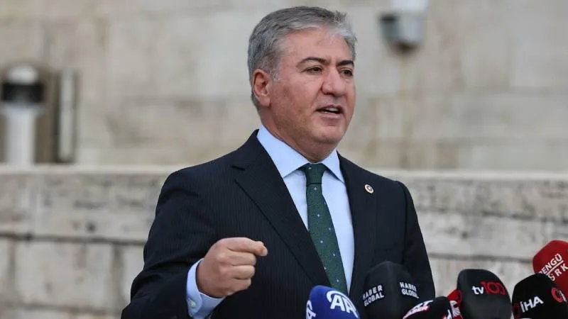 CHP’den Trump’a: Kumpasları Yırtıp Atacağız!