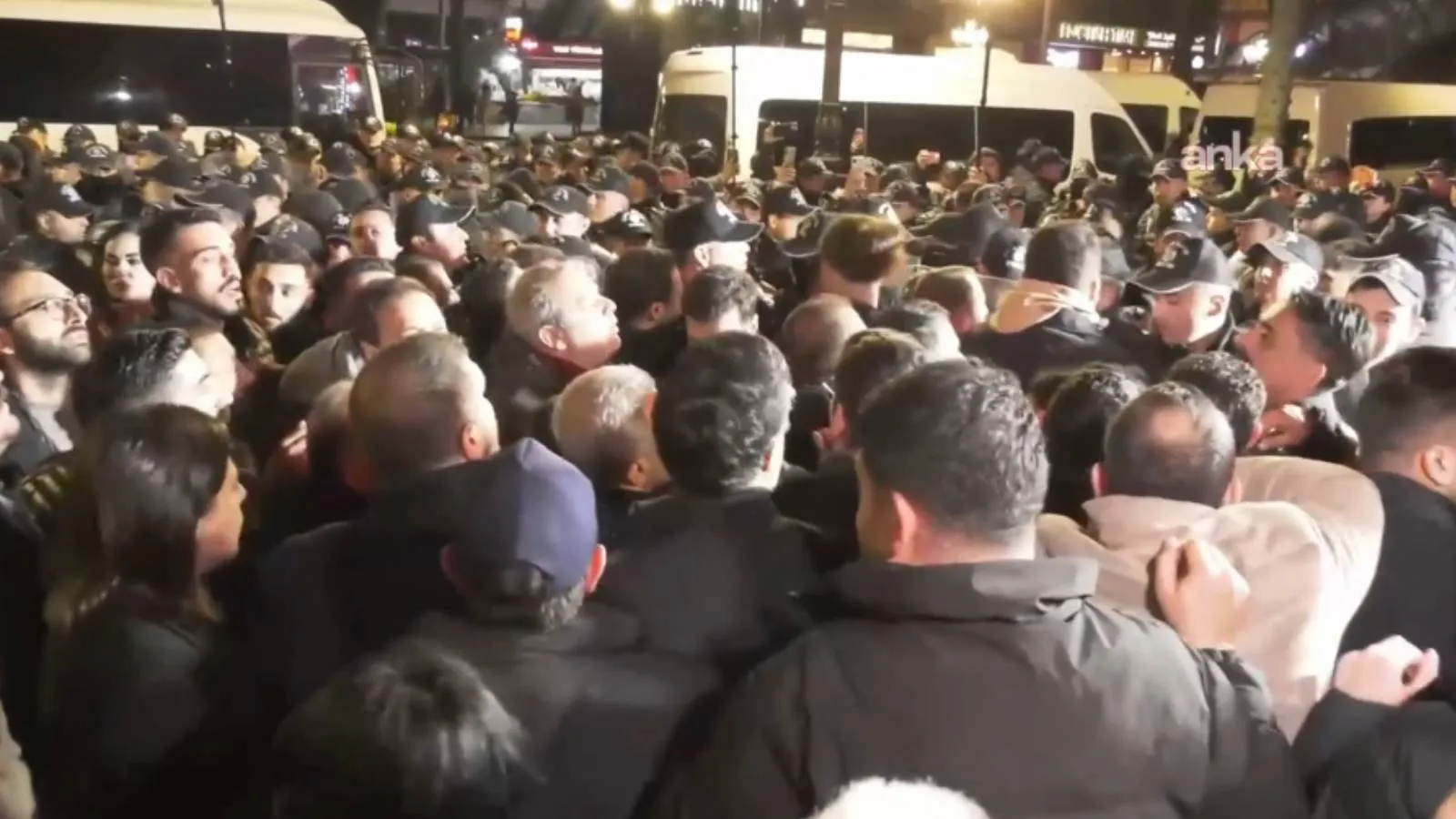 CHP’den Ümit Erkol İçin Protesto: Polis Müdahale Etti