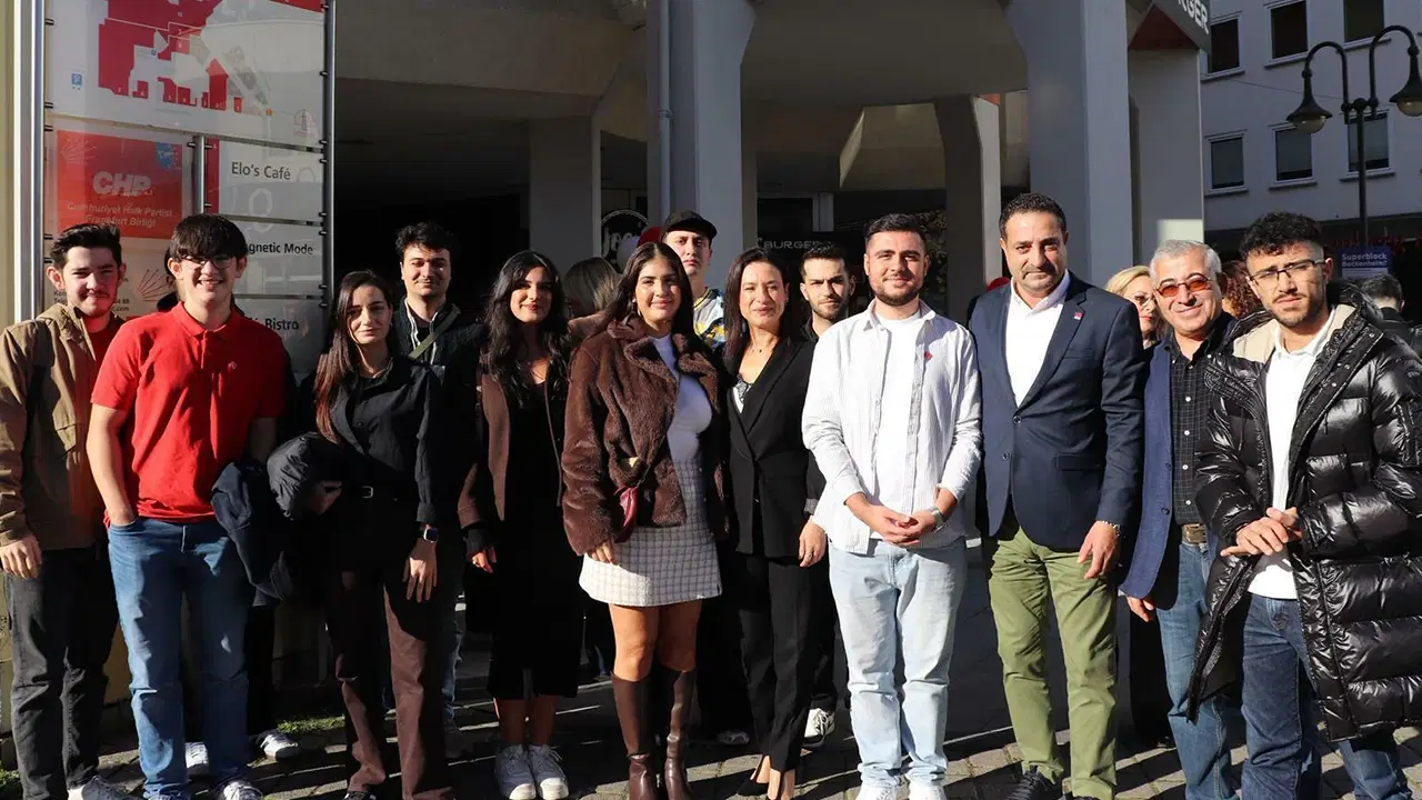 CHP Frankfurt’ta Umut Dolu Bir Ofis Açtı!