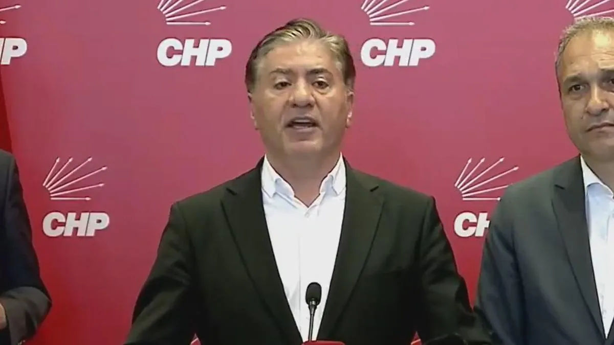 CHP Genel Merkezi’nde Gergin Bekleyiş Devam Ediyor