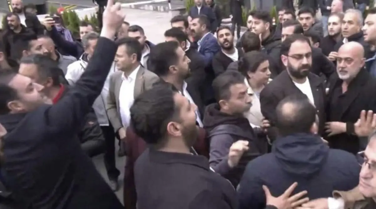 CHP Genel Merkezinde tahliye arbedesi! 2