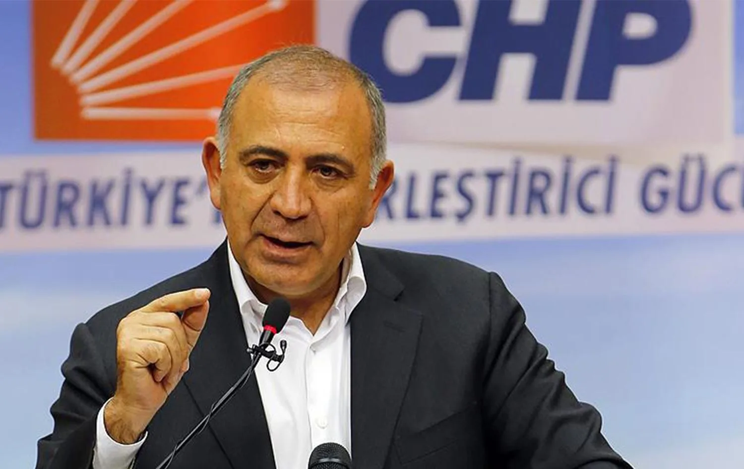CHP İstanbul İl Kongresi Davası 27 Şubat’a Ertelendi Gürsel Tekin ve Heyet Görevde Kalıyor.