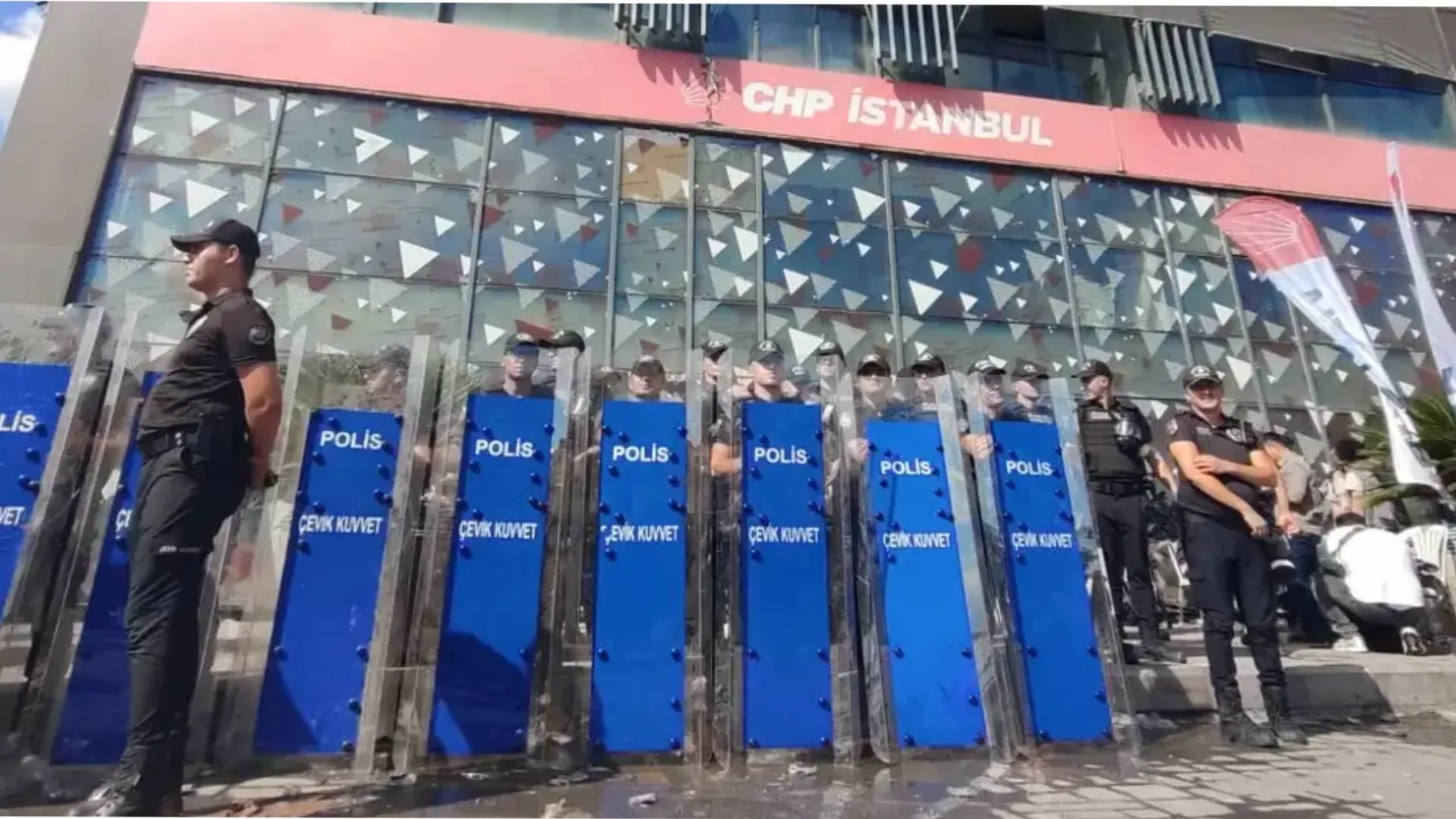 CHP İstanbul Kongresi: YSK ‘Devam’ Dedi!