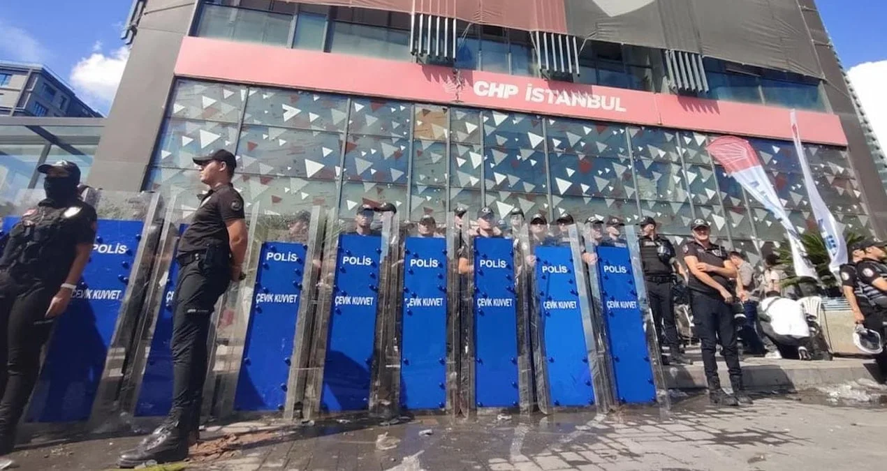 CHP Kongresi’nde Kayyum Krizi ve Polis Operasyonu