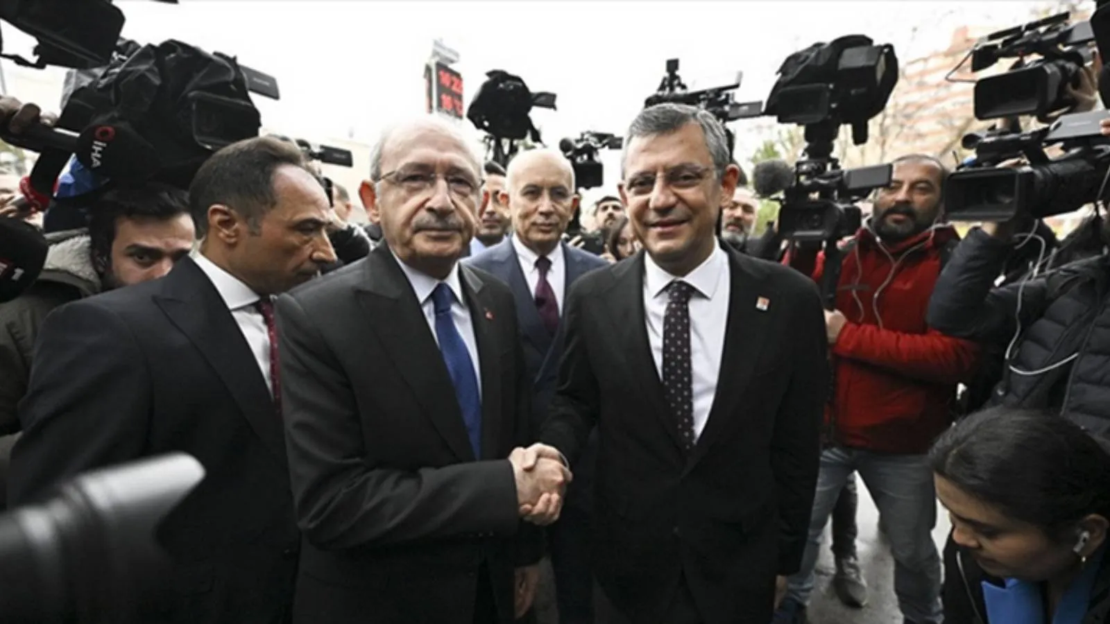 CHP Kurultayı Kararı: Hukuk ve Güven Sarsılıyor!