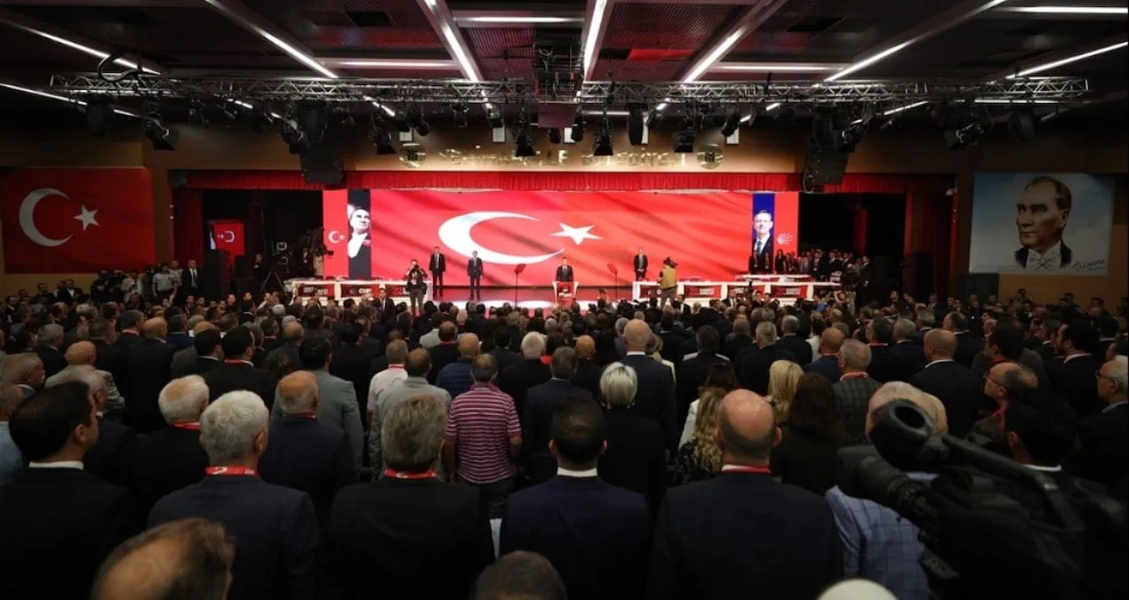 CHP Kurultayı’nda Özgür Özel Güven Tazeledi
