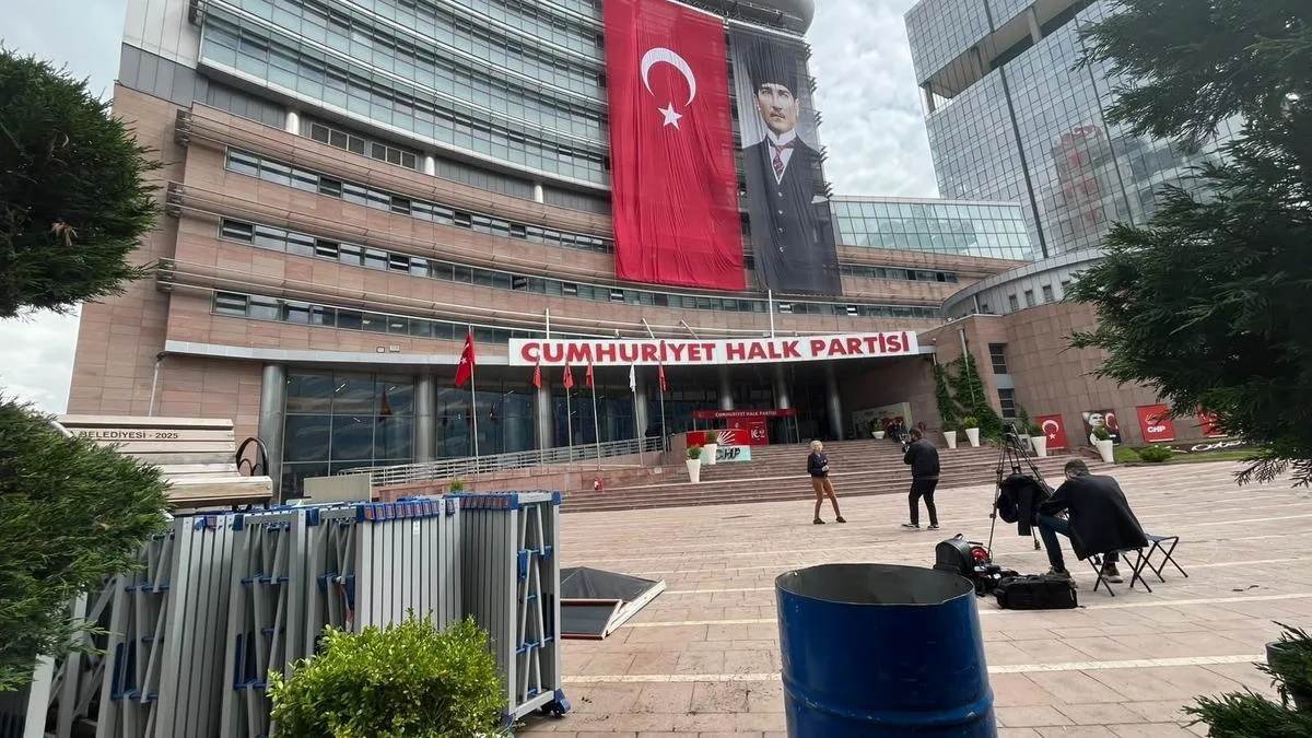 CHP Kurultayı’nda Şok: Kılıçdaroğlu Tahliye Edildi!