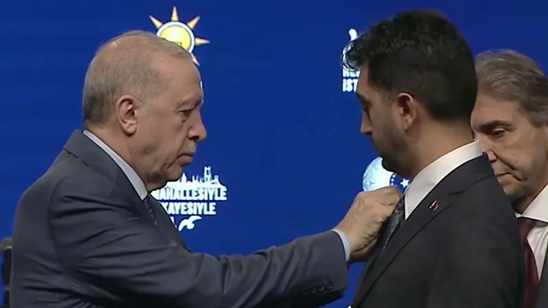 CHP’li Başkan AKP’ye Geçti: Zor Bir Karar!