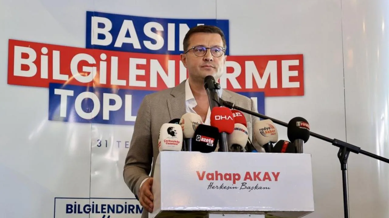 CHP’li Başkan Vahap Akay Partisinden İstifa Etti