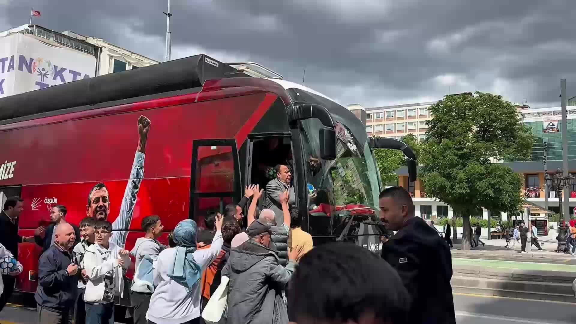 CHP’li Beker’den Vatandaşa Bayram Daveti!