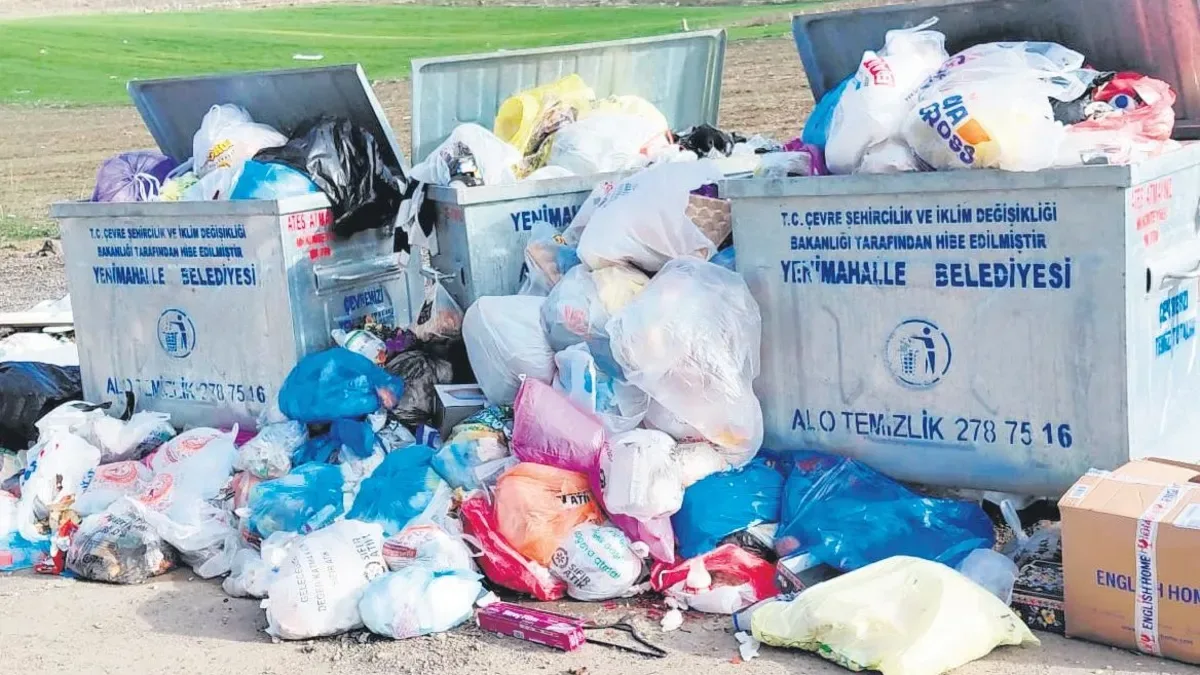 CHP’li Belediyeye Çöp ve Çamur Tepkisi Büyüyor!
