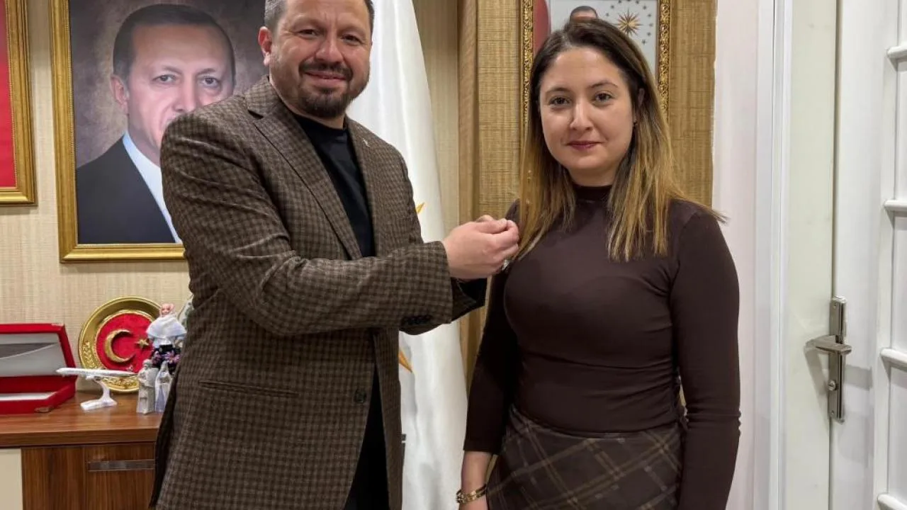 CHP’li İki İsim AK Parti’ye Katıldı!