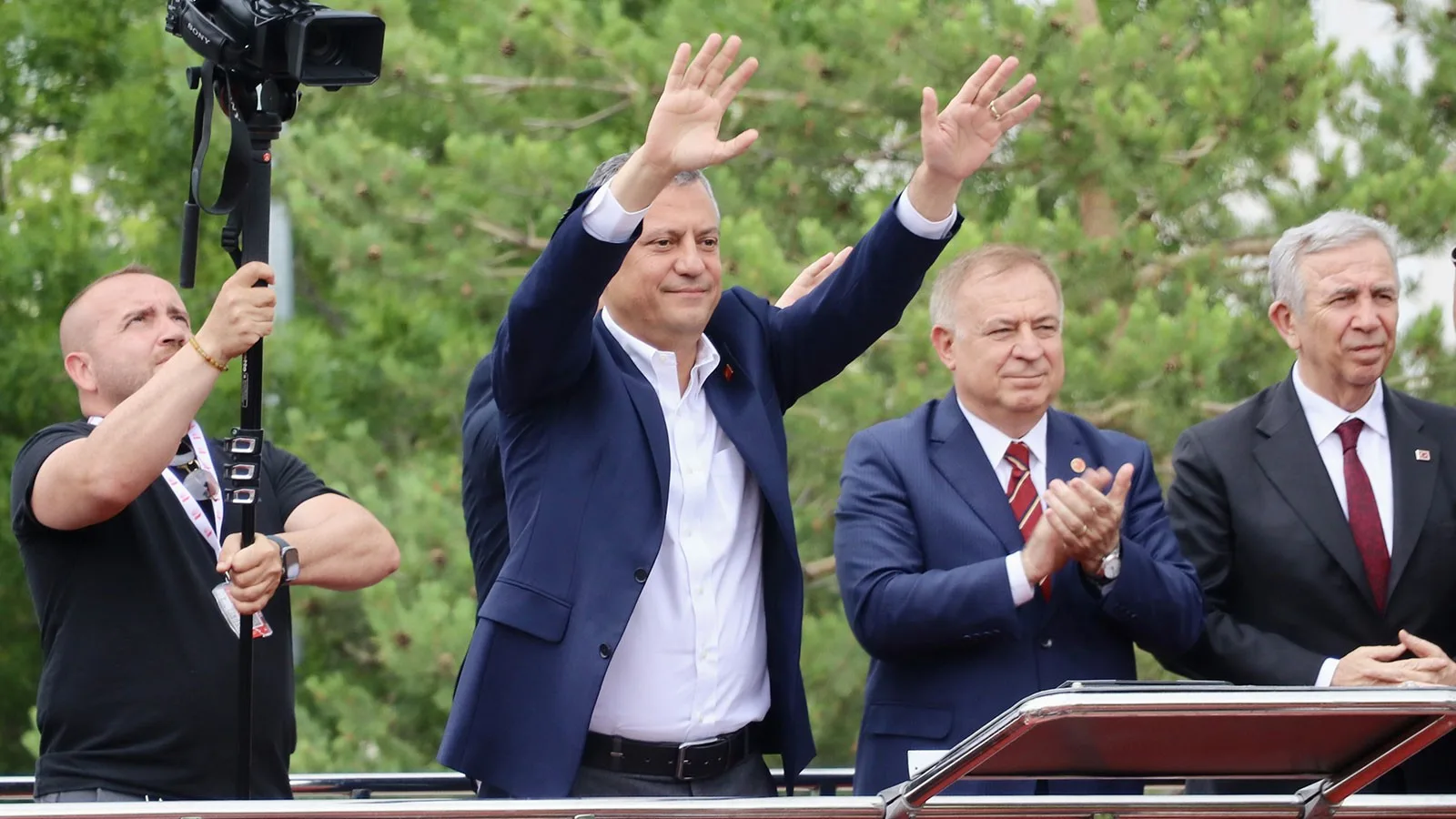 CHP Lideri Özel, Eski Başkanların Günü’nü Kutladı