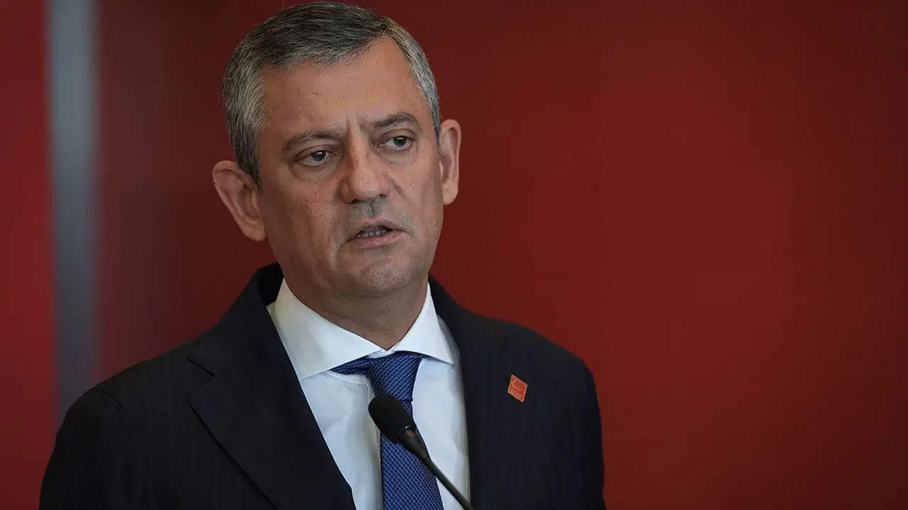 CHP Lideri Özgür Özel’den Şehit Polise Vefa