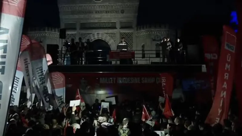 CHP Mitinginde Aydınlatma Krizi Yaşandı!