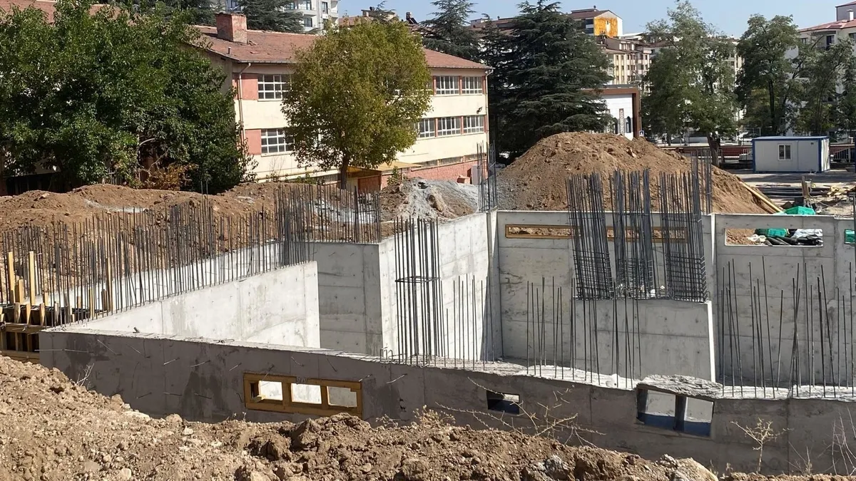 CHP’nin Bitmeyen Okulu: Eğitimin Sırları