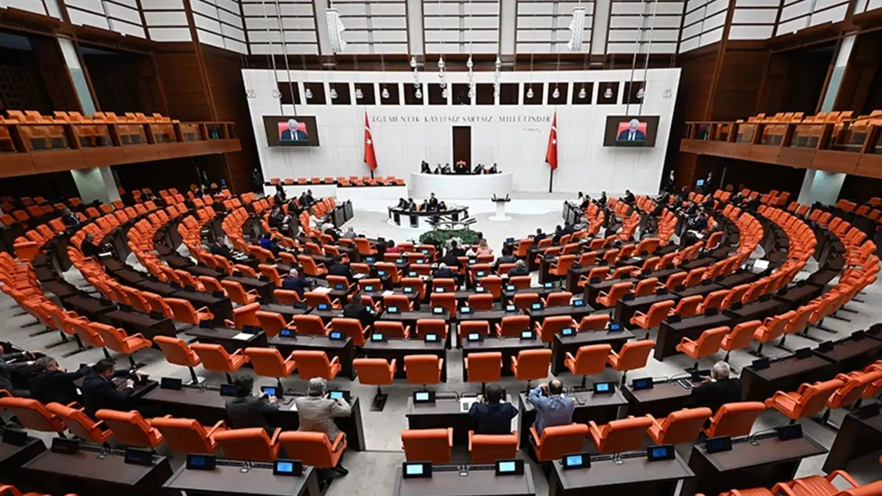 CHP, TBMM Komisyonuna Katılacak İsimleri Açıkladı