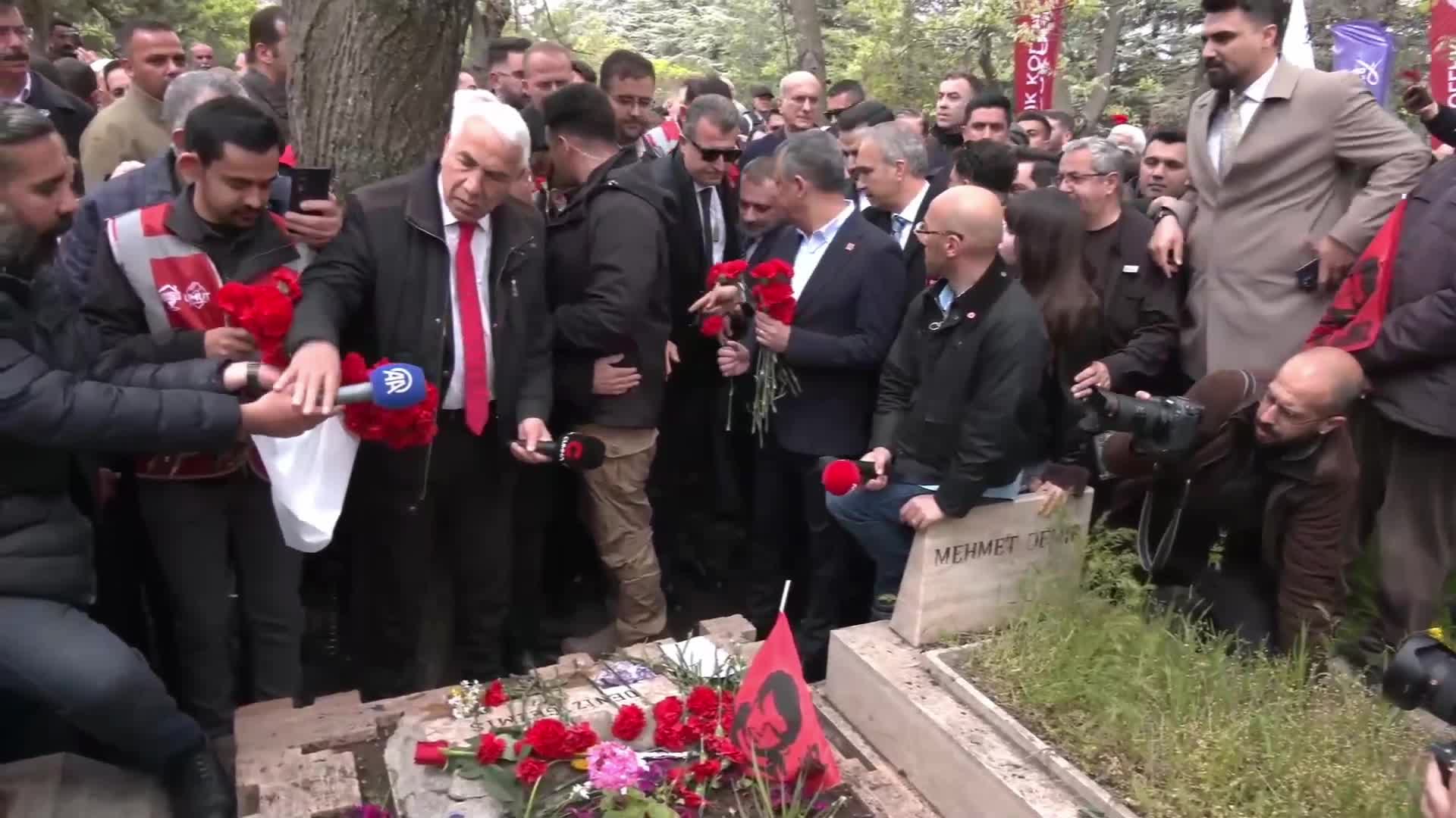 CHP, Üç Fidan’ı Anma Töreniyle Yad Etti