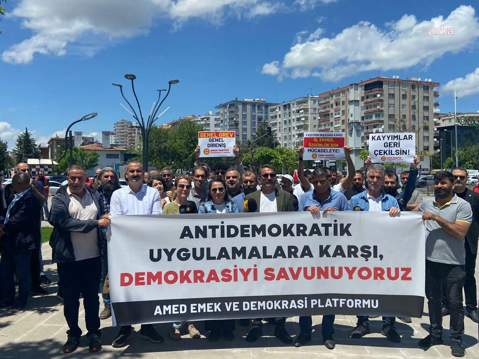 CHP’ye Kayyum Saldırısına Tepkiler Büyüyor!