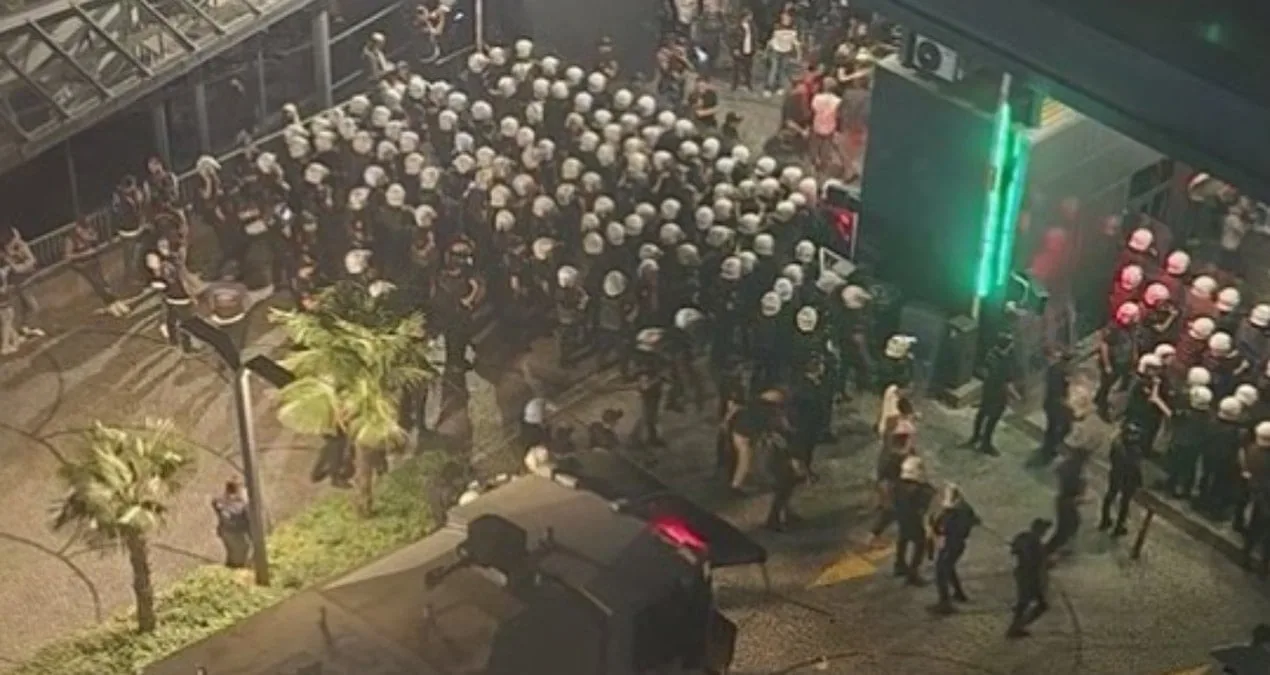 CHP’ye Polis Ablukası: Anayasa İhlali Mi?
