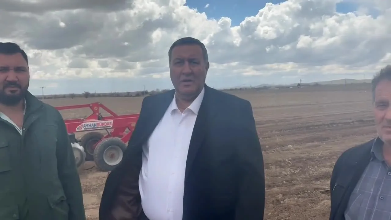 Çiftçiler Tarlada Kalacak Ürün Korkusuyla Yaşıyor