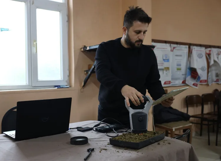 Çiftçilere Hızlı Toprak Analizi Desteği!