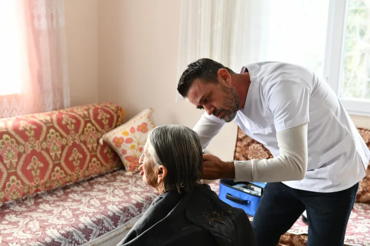 Çiğli Belediyesi’nden 566 Aileye Gıda Desteği