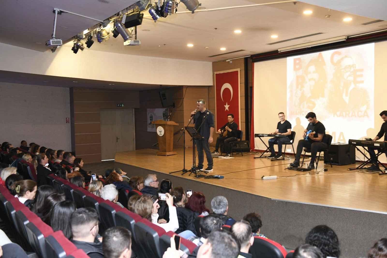 Çiğli’de Barış Manço ve Cem Karaca Anıldı!