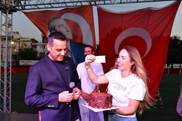 Çiğli’de Dansla Dolu Enerjik Bir Gece!