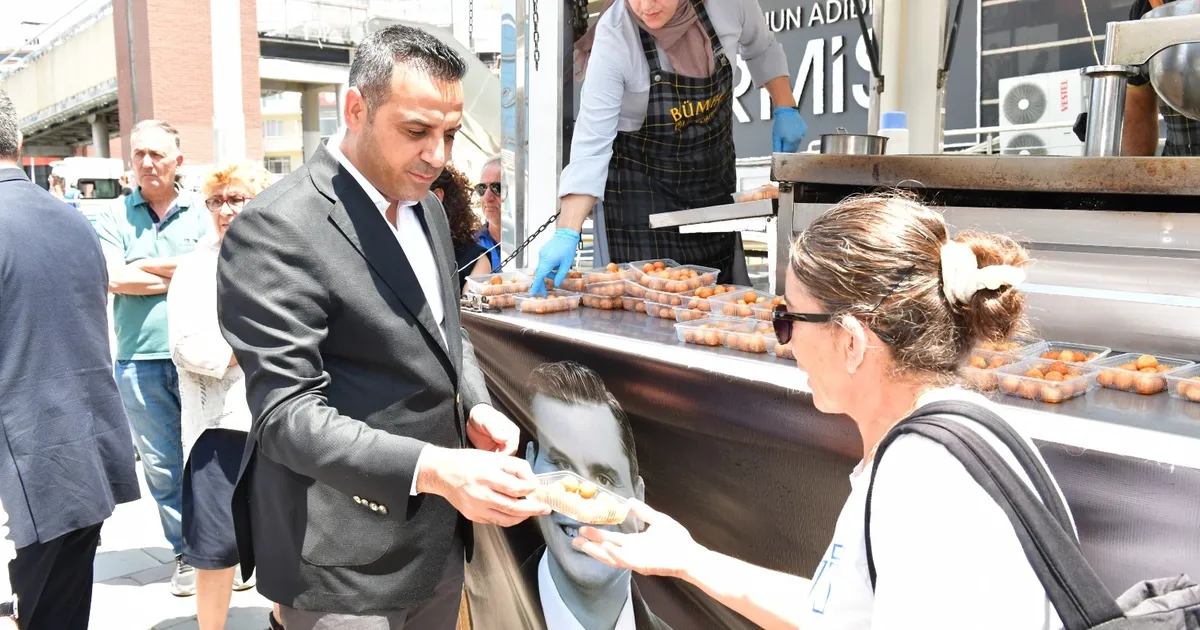 Çiğli’de Ferdi Zeyrek İçin Lokma Dağıtımı!