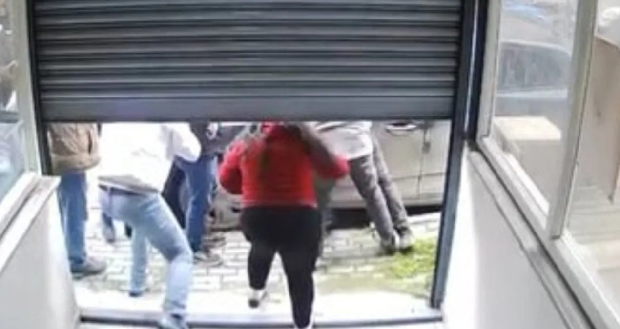 Cihangir’de Taciz İhbarı, Esnaf Müdahale Etti!