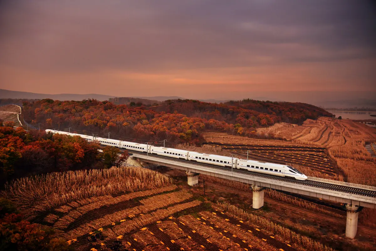 Tren değil sanki uçak! 5 saniyede 800 km/s hıza ulaştı, rekor kırdı 2