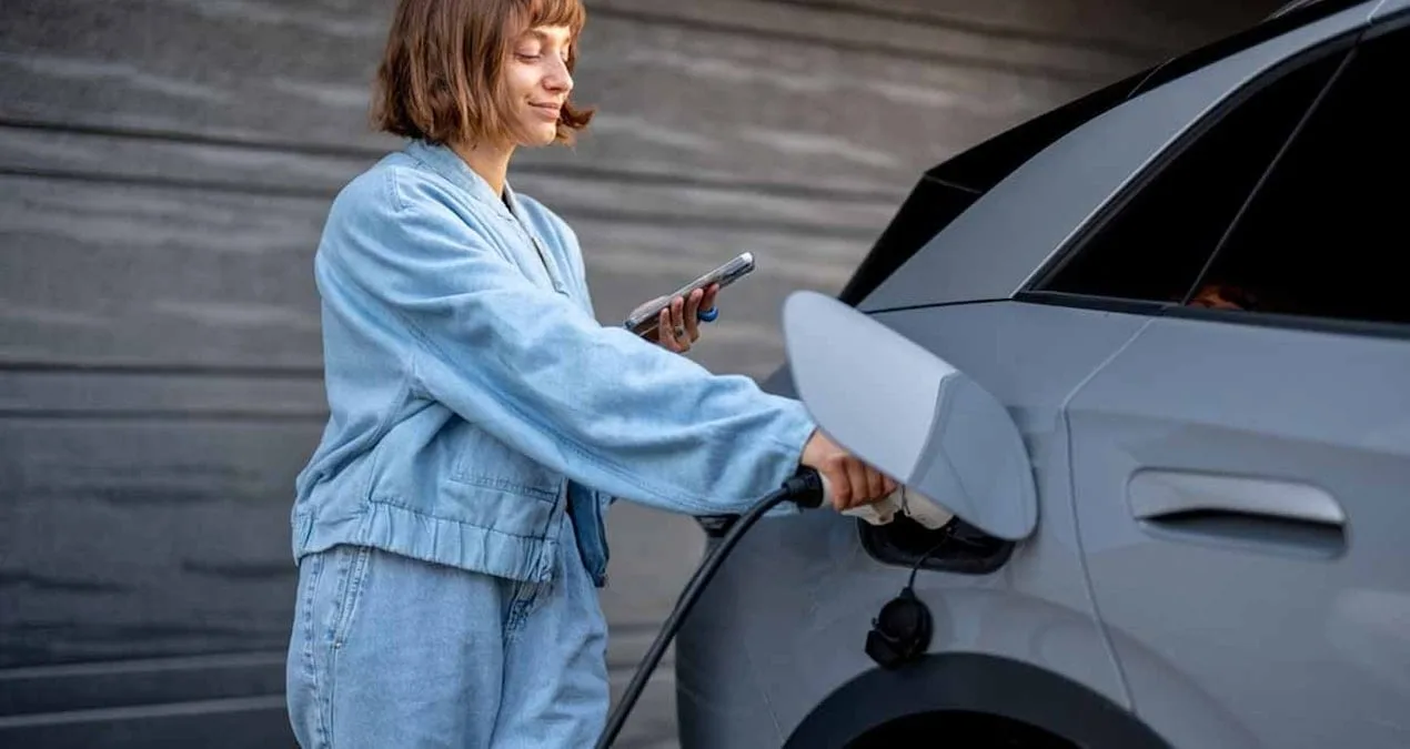 Çin Elektrikli Araçlarda Kapı Kollarını Yasakladı!