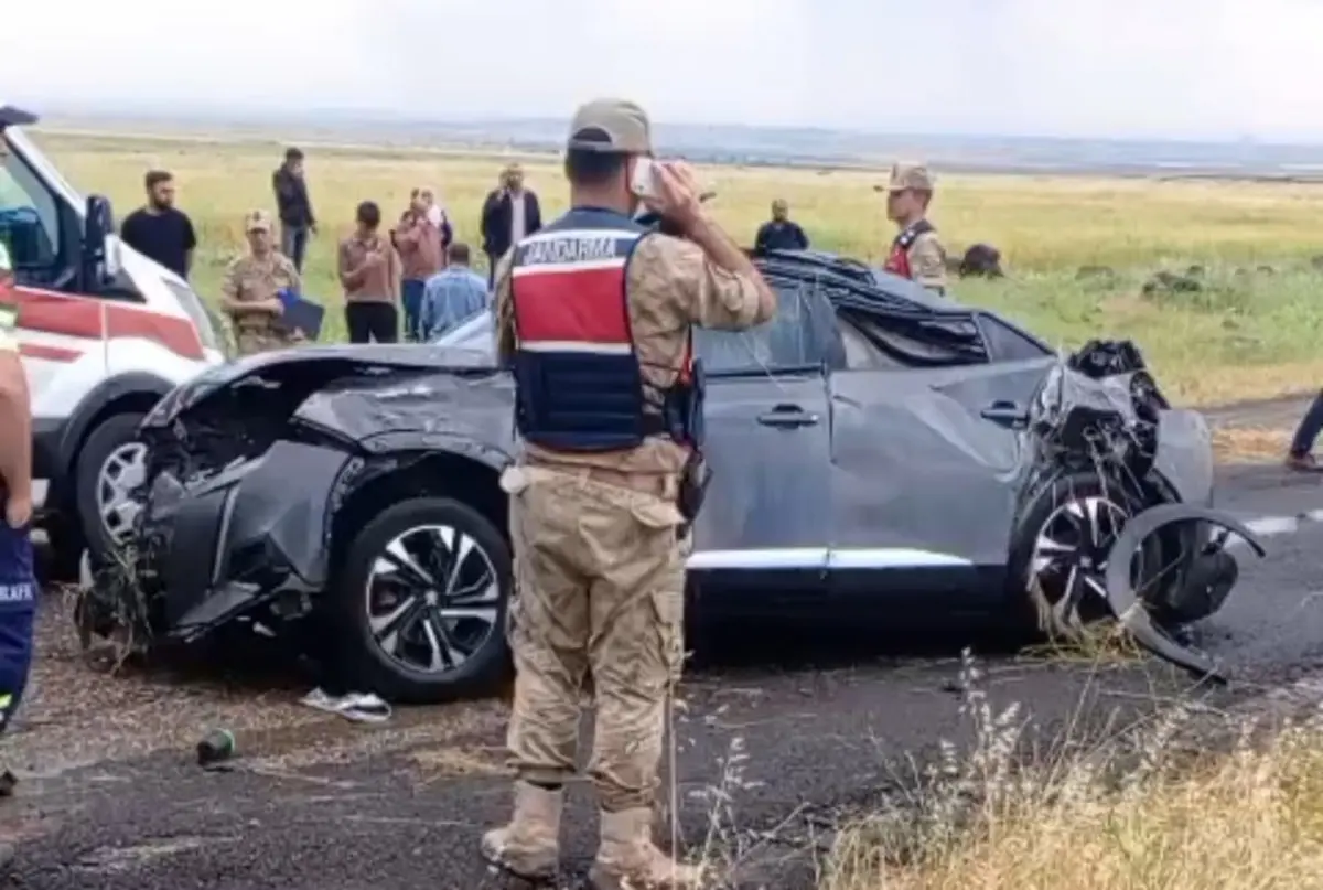 Hız göstergesi 159 km yi gösteriyordu... Korkunç kazanın görüntüleri ortaya çıktı 3