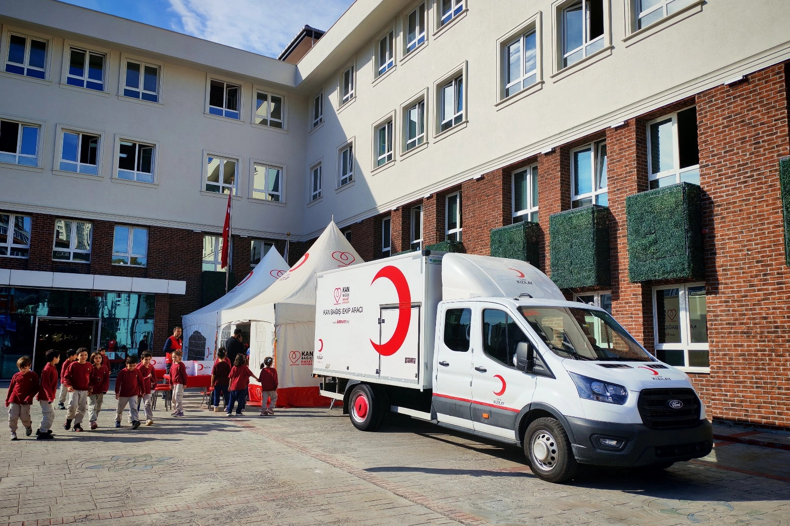 Çınar Koleji’nden Kızılay’a Anlamlı Destek