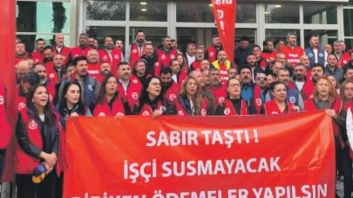 Çıplak Maaşla Çıplak Ayaklı Protesto!