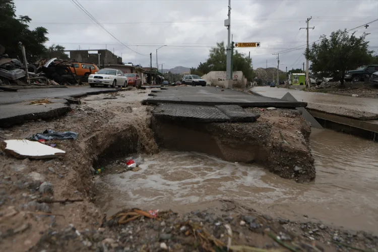 Ciudad Juarez’de Şiddetli Yağış, Evlere Su Bastı