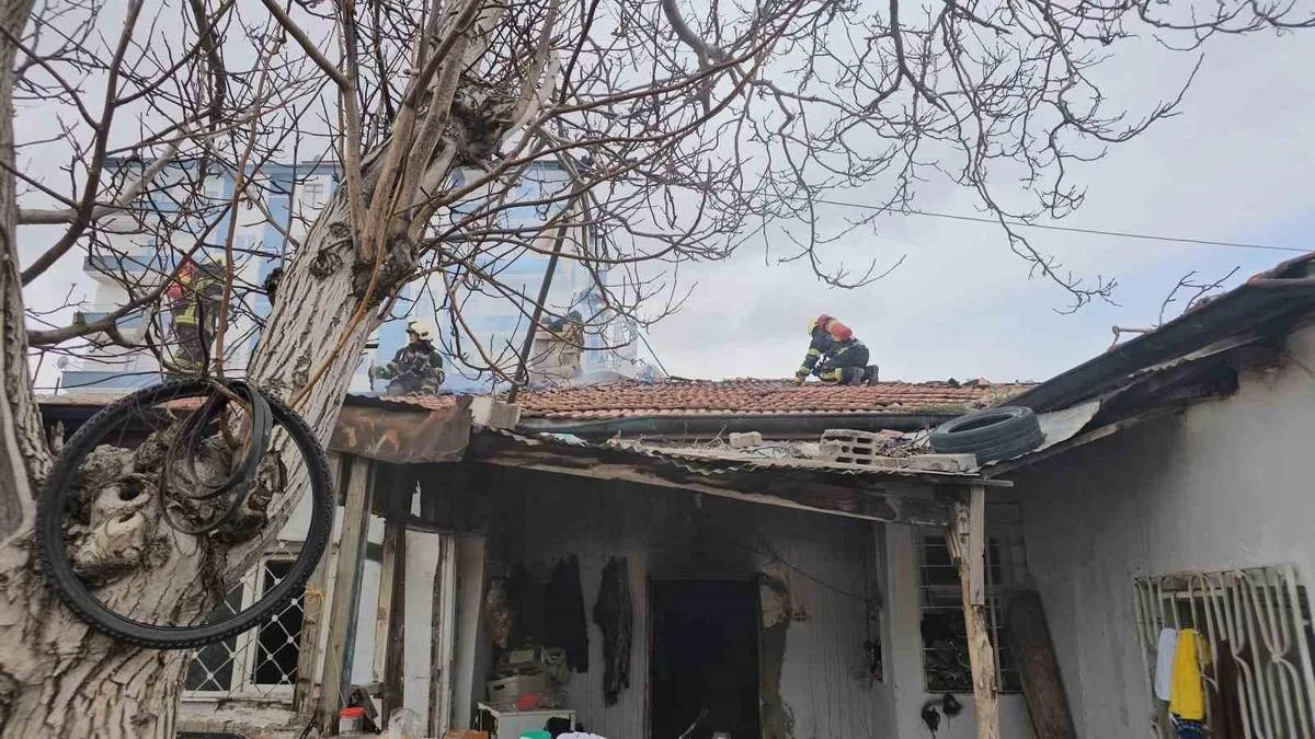 Çobanlar’da Feci Kaza: Sürücü Yaralandı!