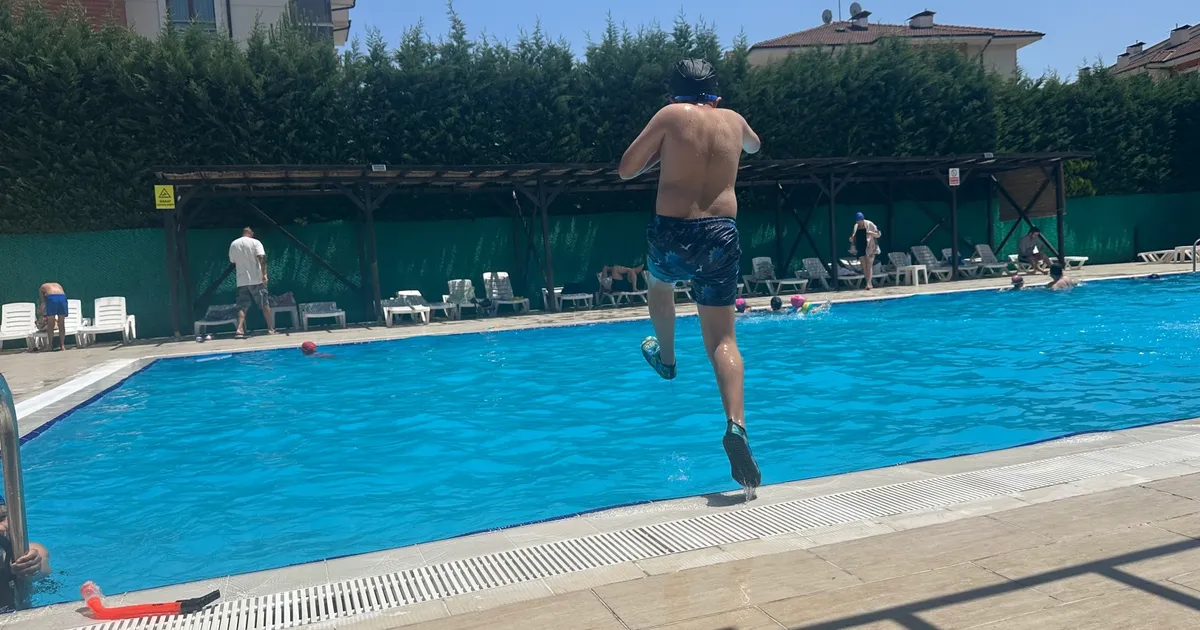 Çocuklar Düzce’de Havuz Sezonunu Açtı!